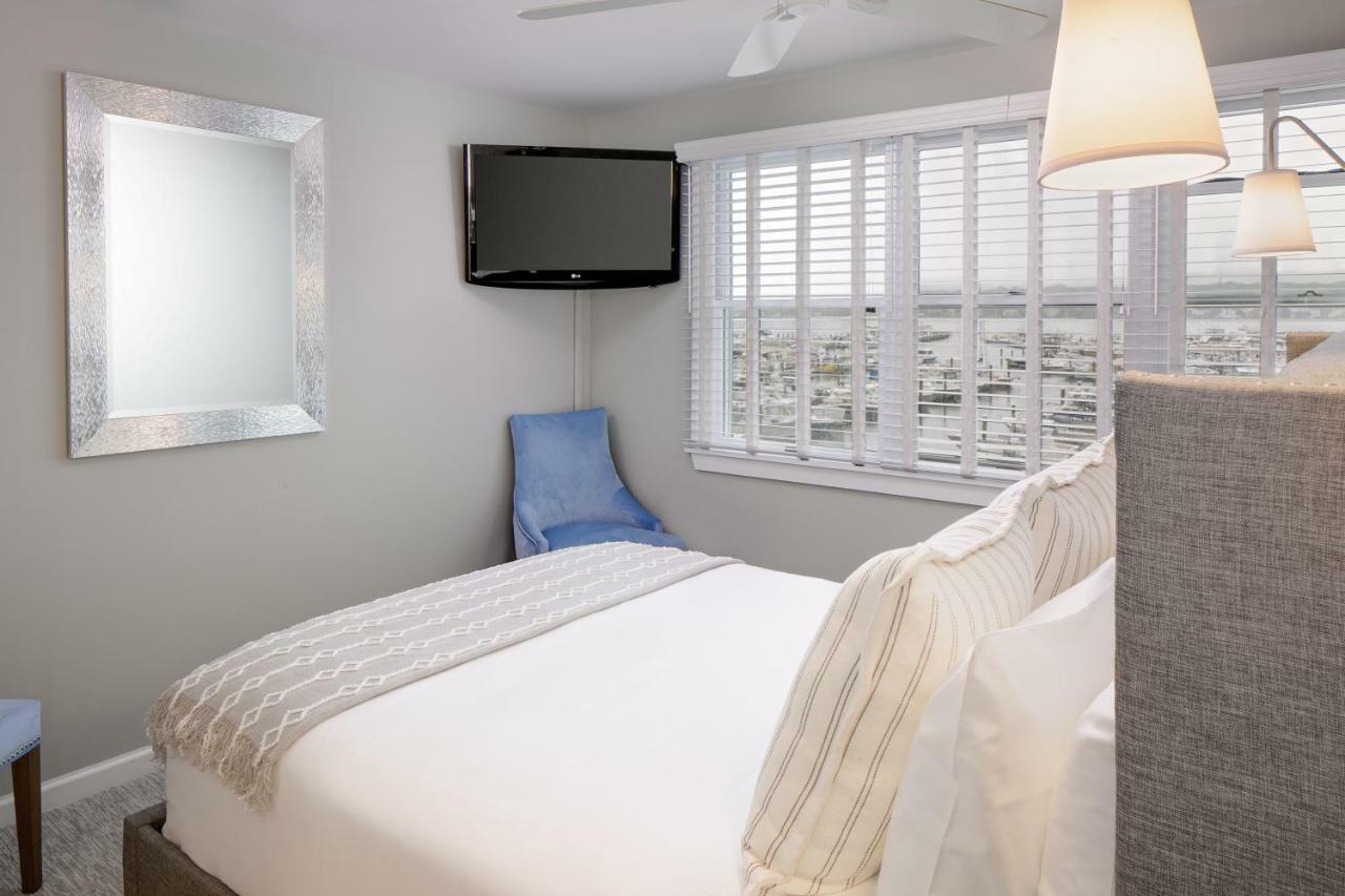 Inn At Harbor Hill Marina 니안틱 외부 사진